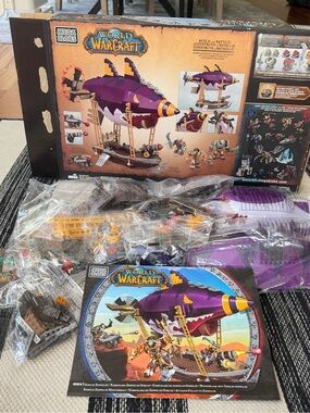 World of Warcraft Mega Bloks Goblin Zeppelin - Purple/Gold